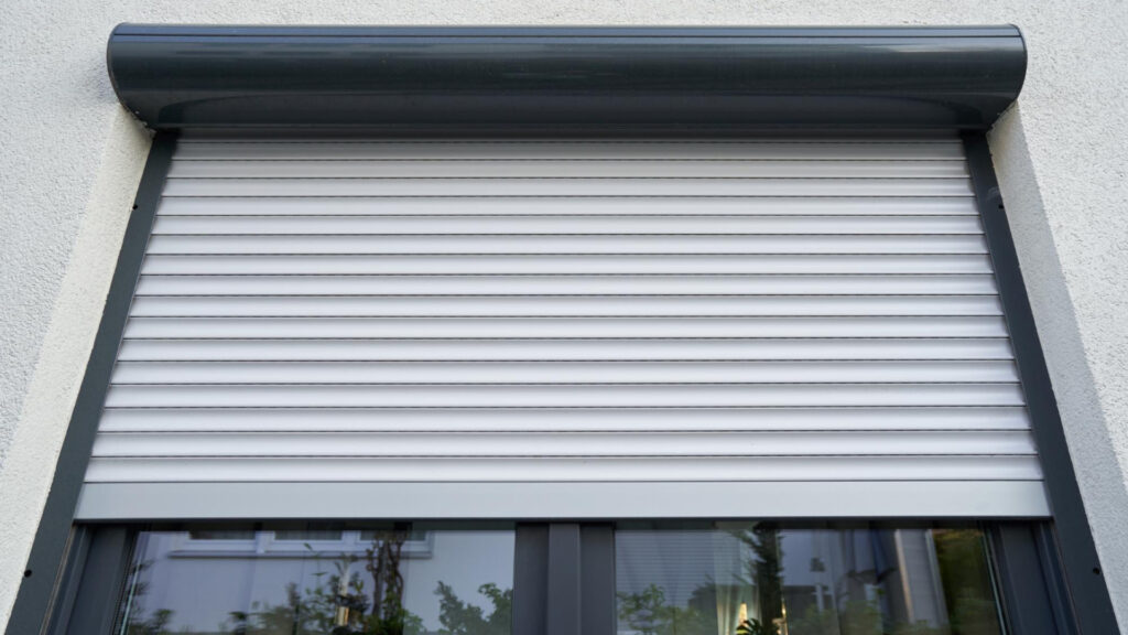 Dépannage rapide de volet roulant à Nîmes : comment gagner du temps en cas de panne ?