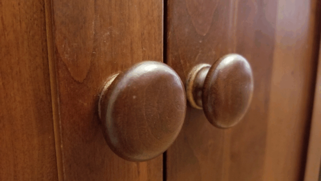 Pourquoi choisir un bouton de meuble personnalisé pour vos placards et armoires